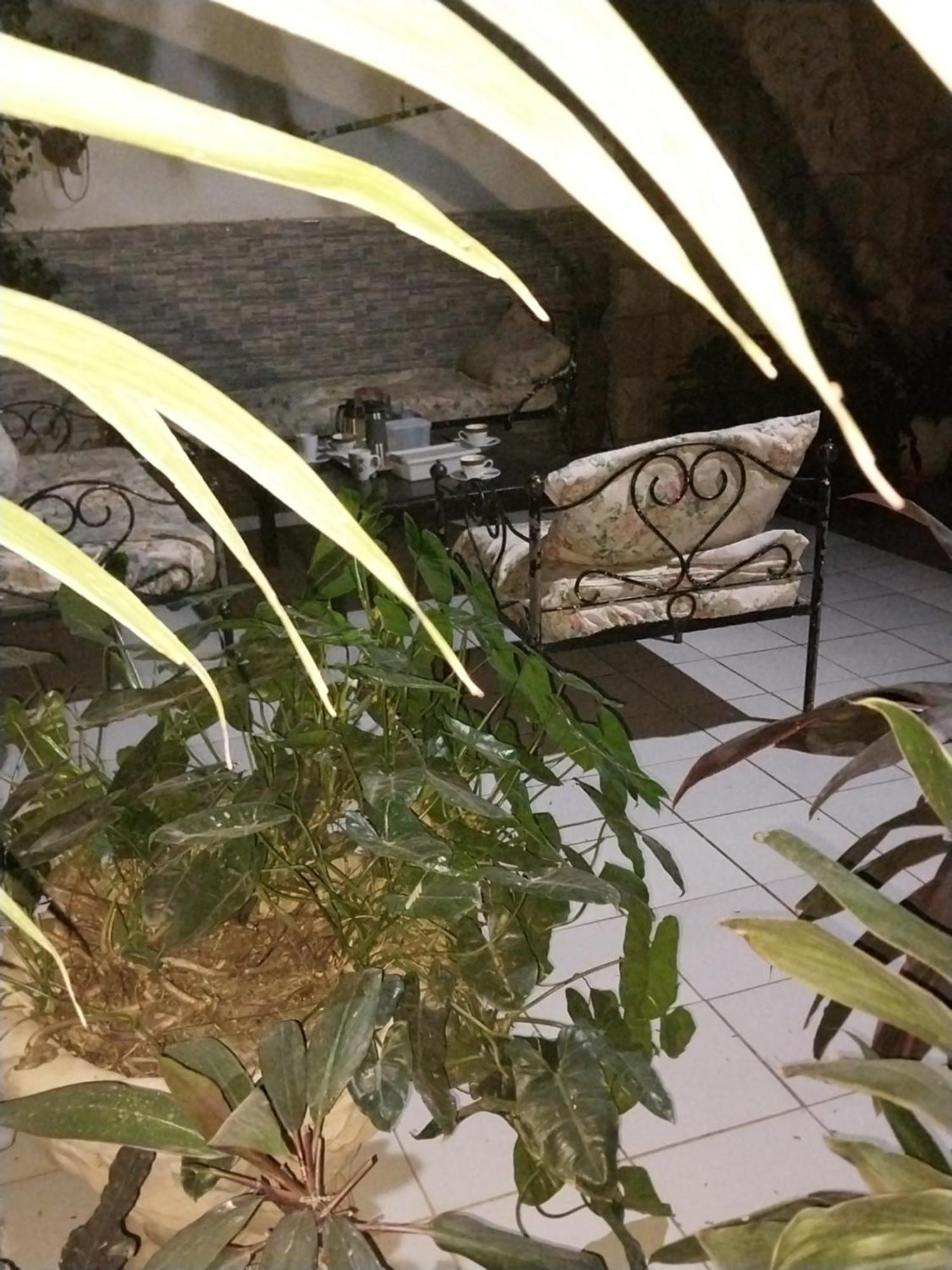 Chez Ousmane Fall Asecna Saint-Louis Bilik gambar